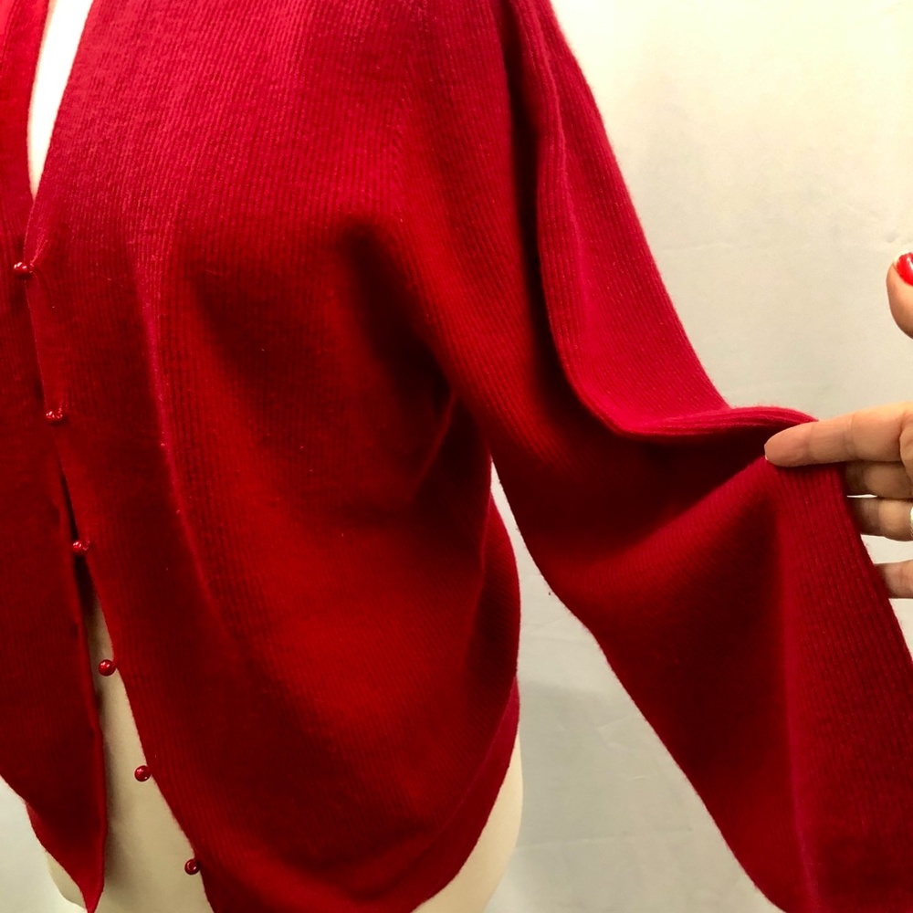 RED CARDIGAN  W/ PEARL BUTTONS -V-NECK- SWEATER XL